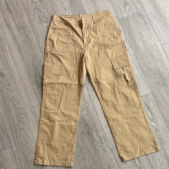 G.I.L.I. Khaki Cargo Pants - Picture 1 of 7